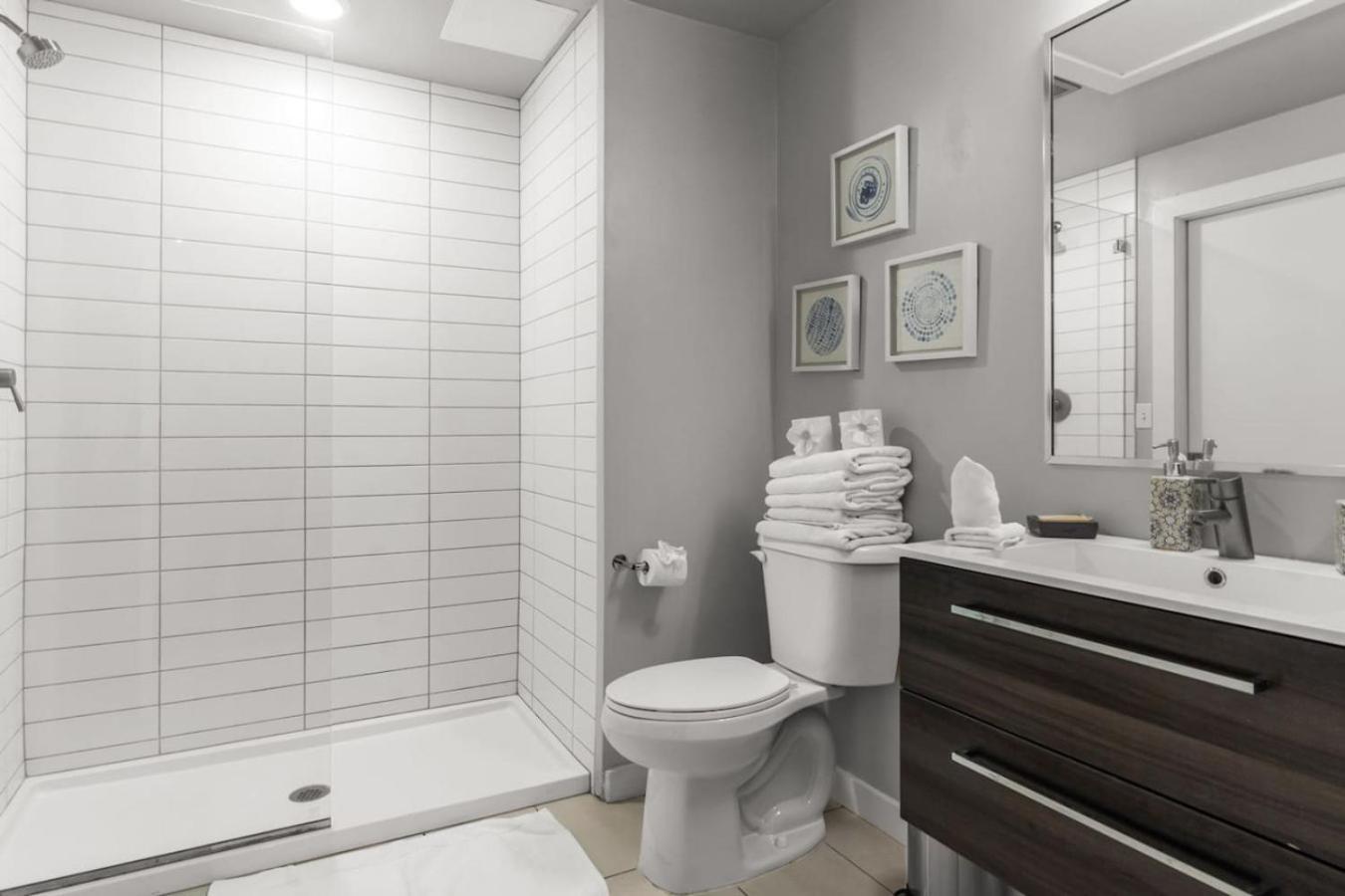 Modern 2 Bed Getaway Steps From Tropicana Field São Petersburgo Exterior foto