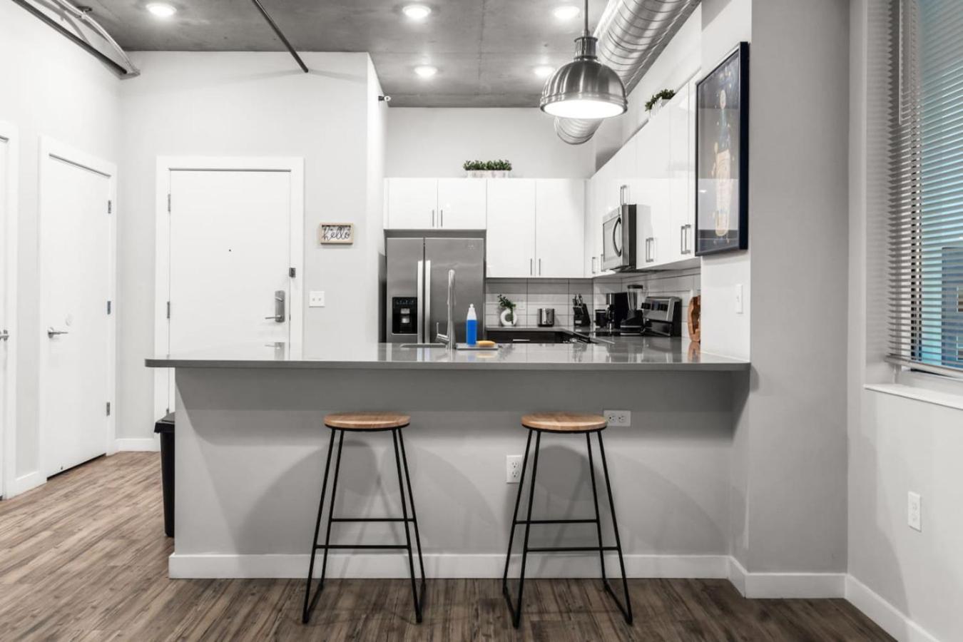 Modern 2 Bed Getaway Steps From Tropicana Field São Petersburgo Exterior foto
